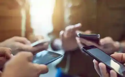 手机辐射人体健康影响防护措施,手机辐射对人的危害性