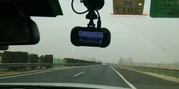 探索电子狗的核心用途:保障行车安全与规避违章的实用工具 探索电子狗的核心用途:保障行车安全与规避违章的实用工具