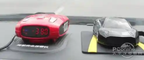 探索电子狗的核心用途:保障行车安全与规避违章的实用工具 探索电子狗的核心用途:保障行车安全与规避违章的实用工具