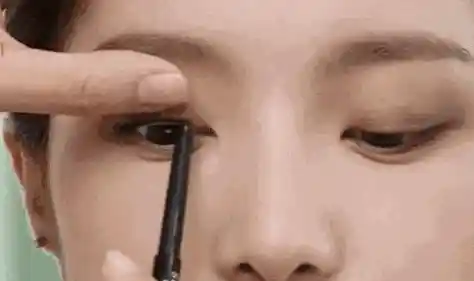 掌握这几种简单方法，轻松让你的眼睛自然变大更有神