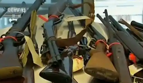 厌倦了平淡农场生活?疯狂农场枪械合成大师》让你体验被全农场追杀的刺激! 厌倦了平淡农场生活?疯狂农场枪械合成大师》让你体验被全农场追杀的刺激!