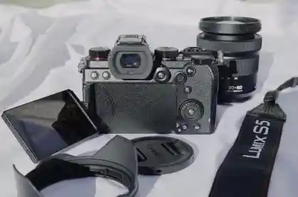 微单相机传感器性能天梯图：助你挑选理想设备，突破摄影创作瓶颈