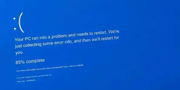 Windows 11系统崩溃引发全球技术危机：黑暗决战下的数字生存挑战